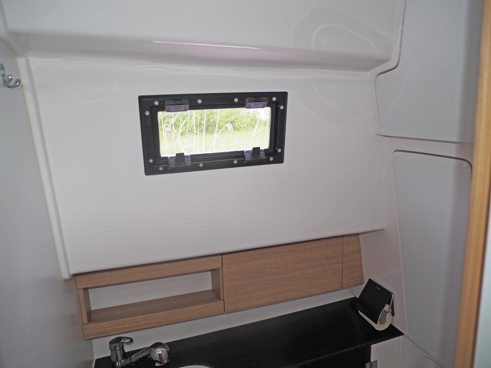 Salon, Accommodatie